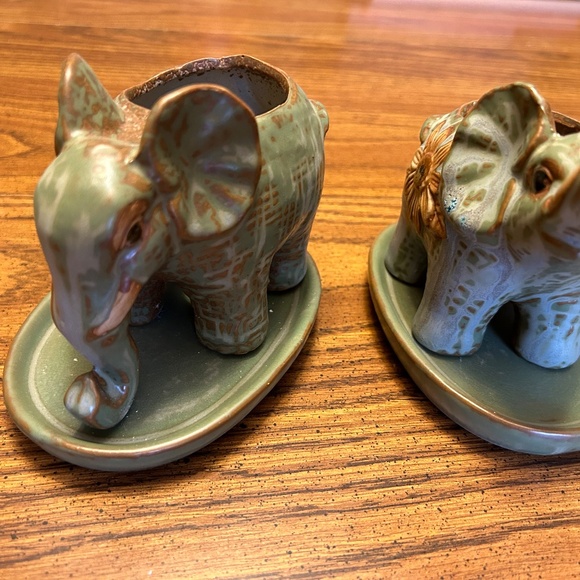 Handcrafted green ceramic elaphent planters with base. - Picture 4 of 6